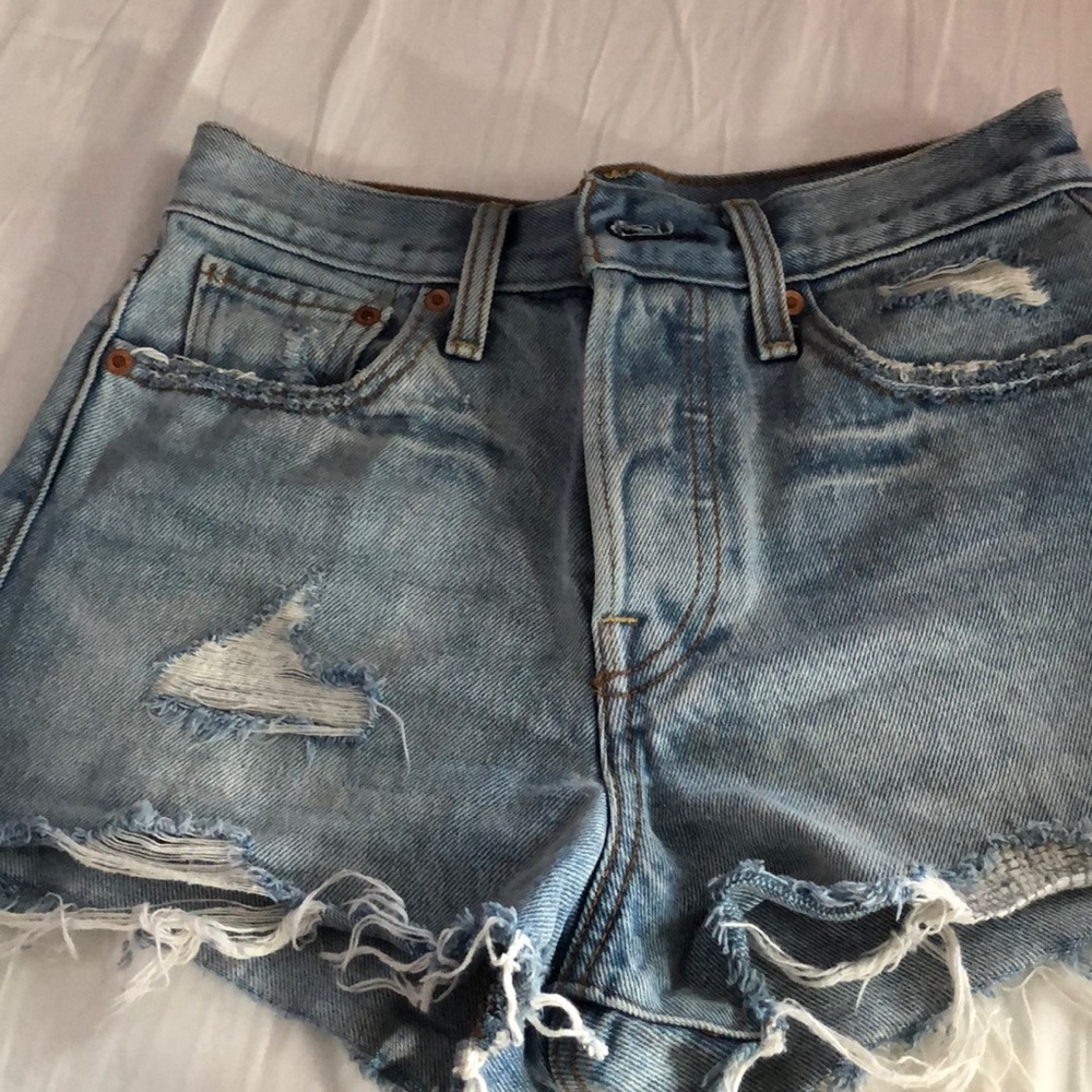 High waisted Levi’s jean shorts